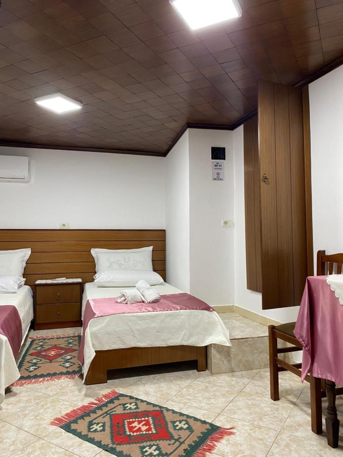 Yuri Guest House Gjirokastër Eksteriør billede