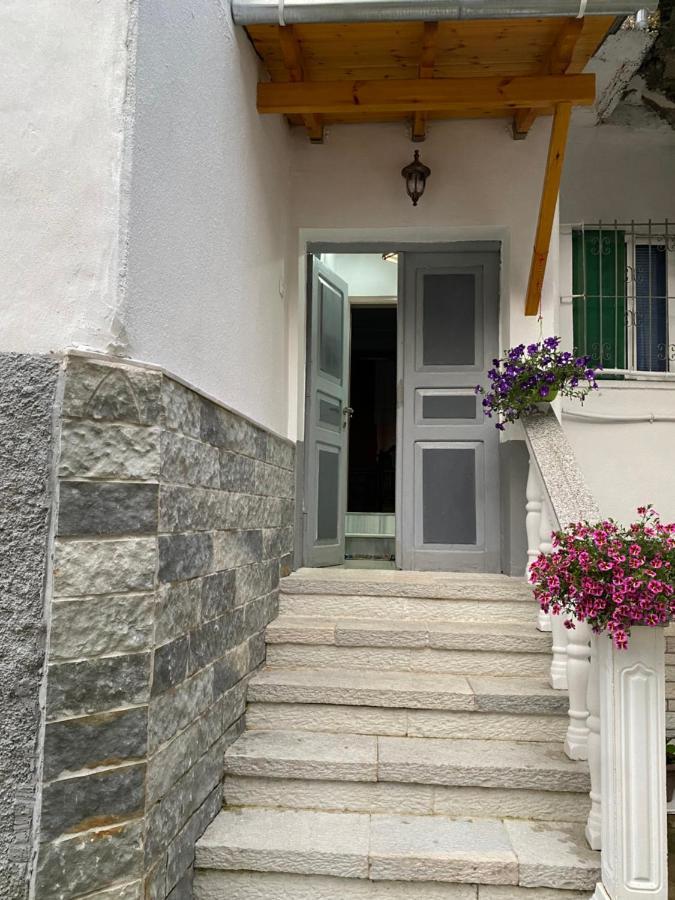 Yuri Guest House Gjirokastër Eksteriør billede