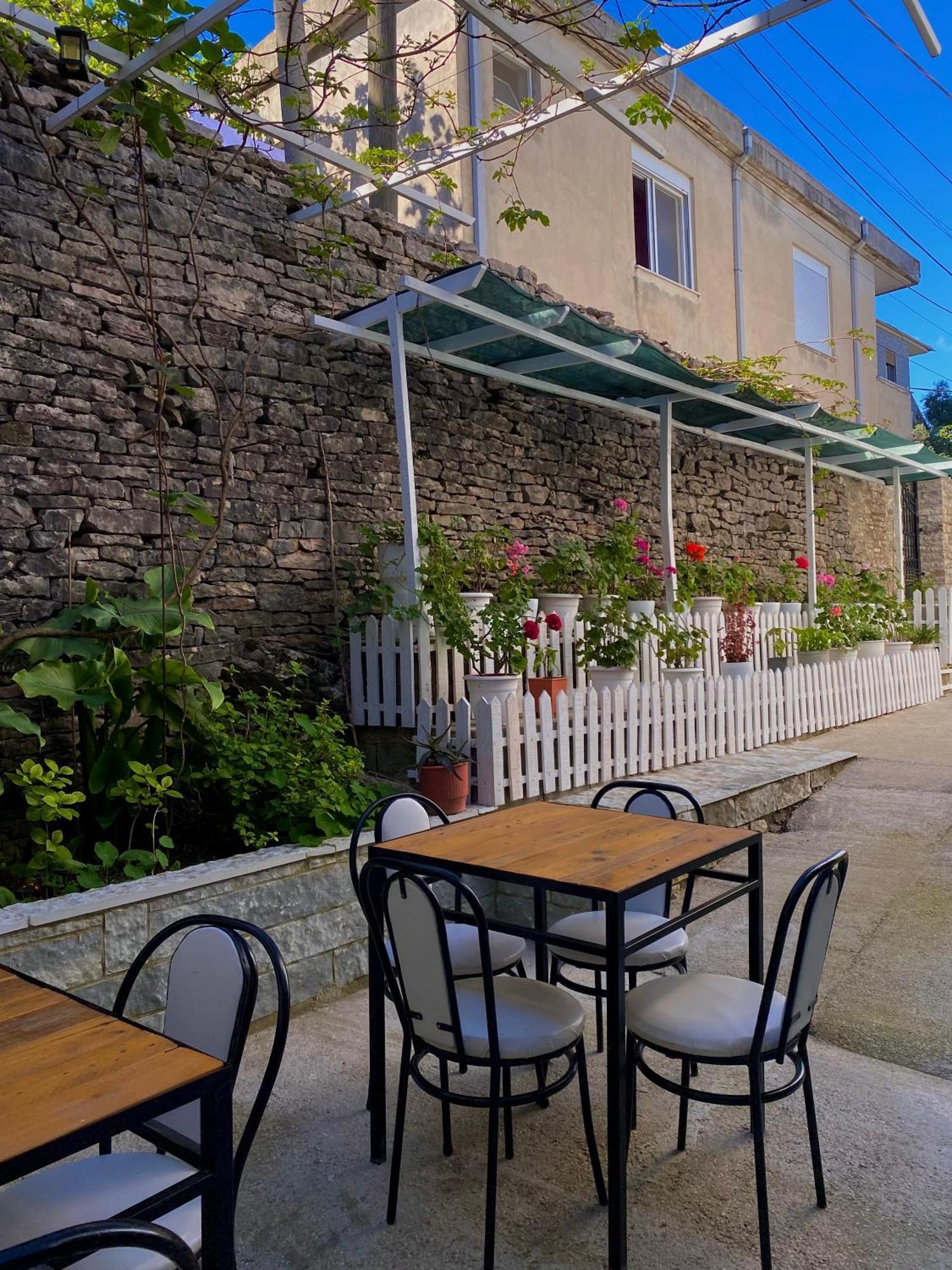 Yuri Guest House Gjirokastër Eksteriør billede