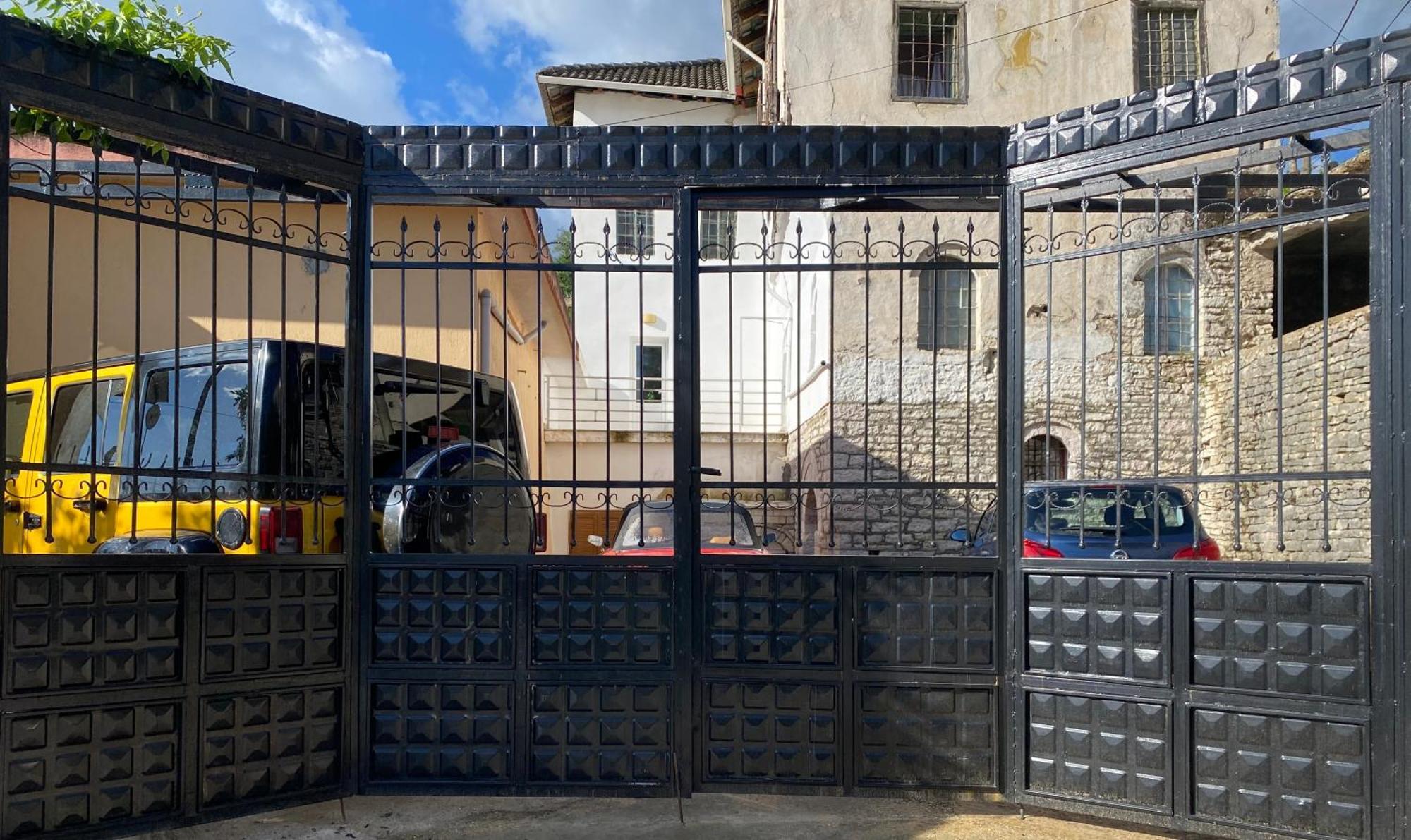 Yuri Guest House Gjirokastër Eksteriør billede