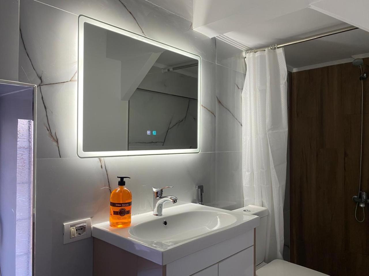 Yuri Guest House Gjirokastër Eksteriør billede