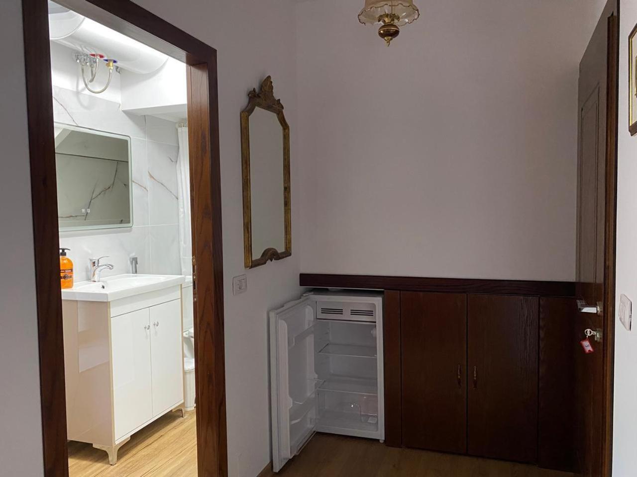 Yuri Guest House Gjirokastër Eksteriør billede