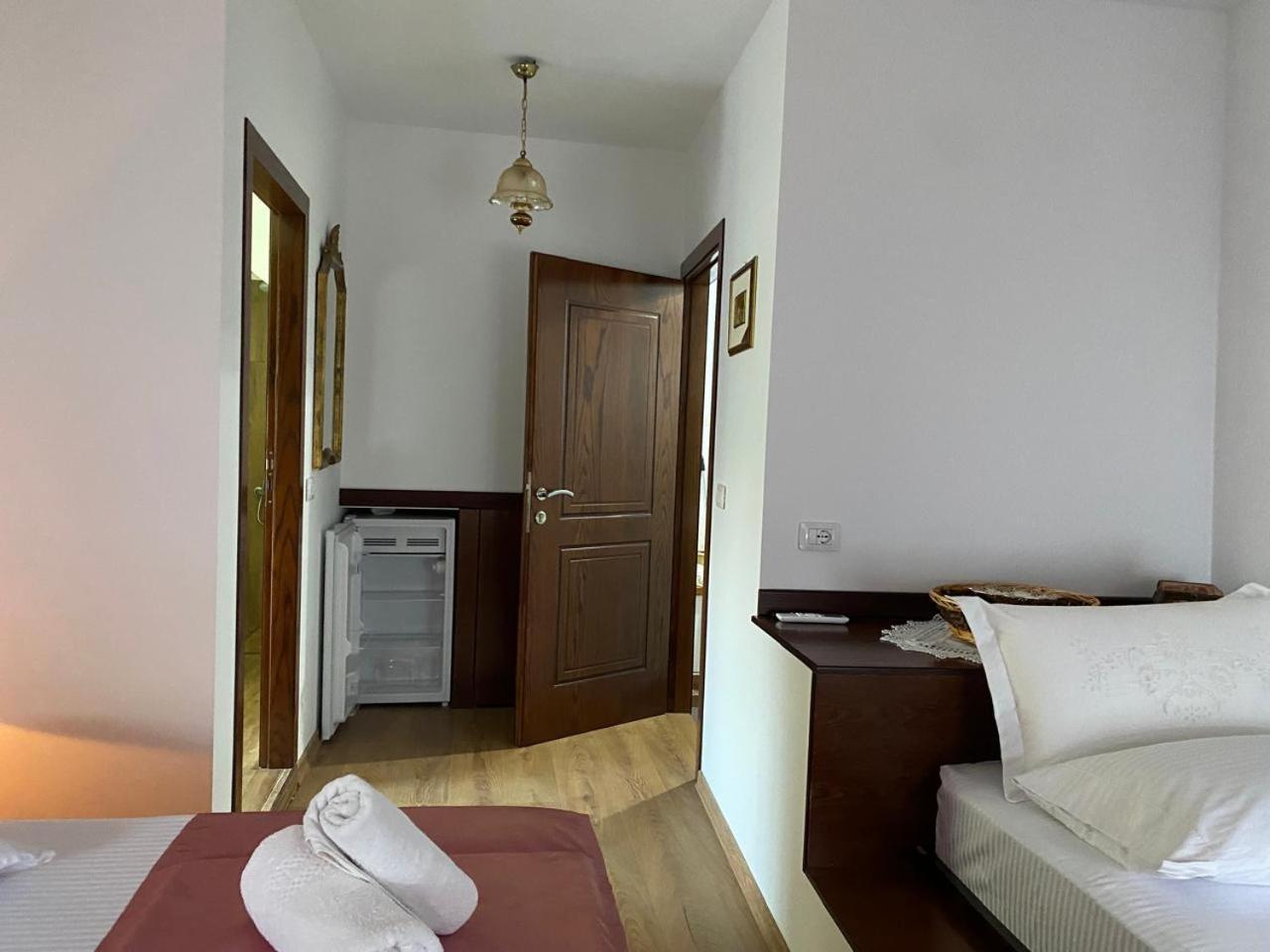 Yuri Guest House Gjirokastër Eksteriør billede
