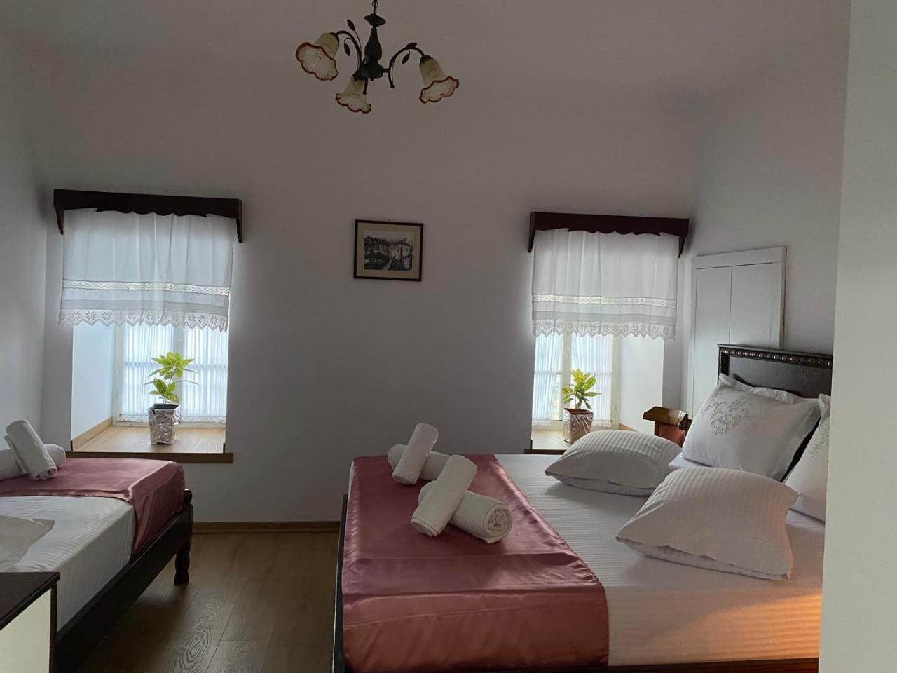 Yuri Guest House Gjirokastër Eksteriør billede